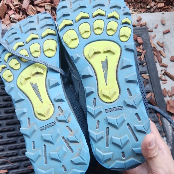 Altra Blue Lone Peak 5 Shoes - Picture 5 of 8